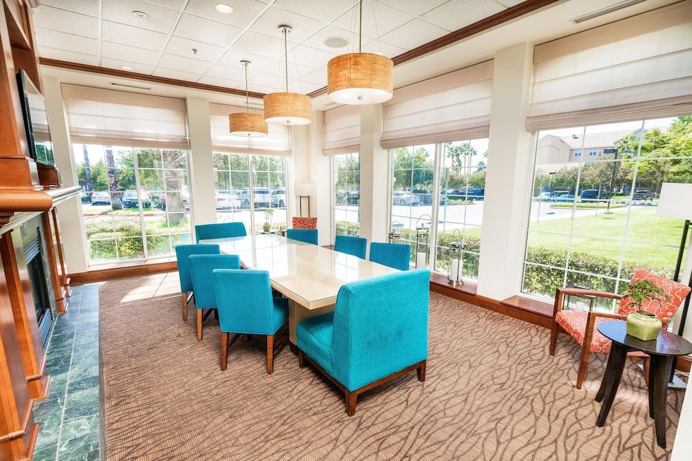 Hilton Garden Inn Ontario Ранчо Кукамонга Екстериор снимка
