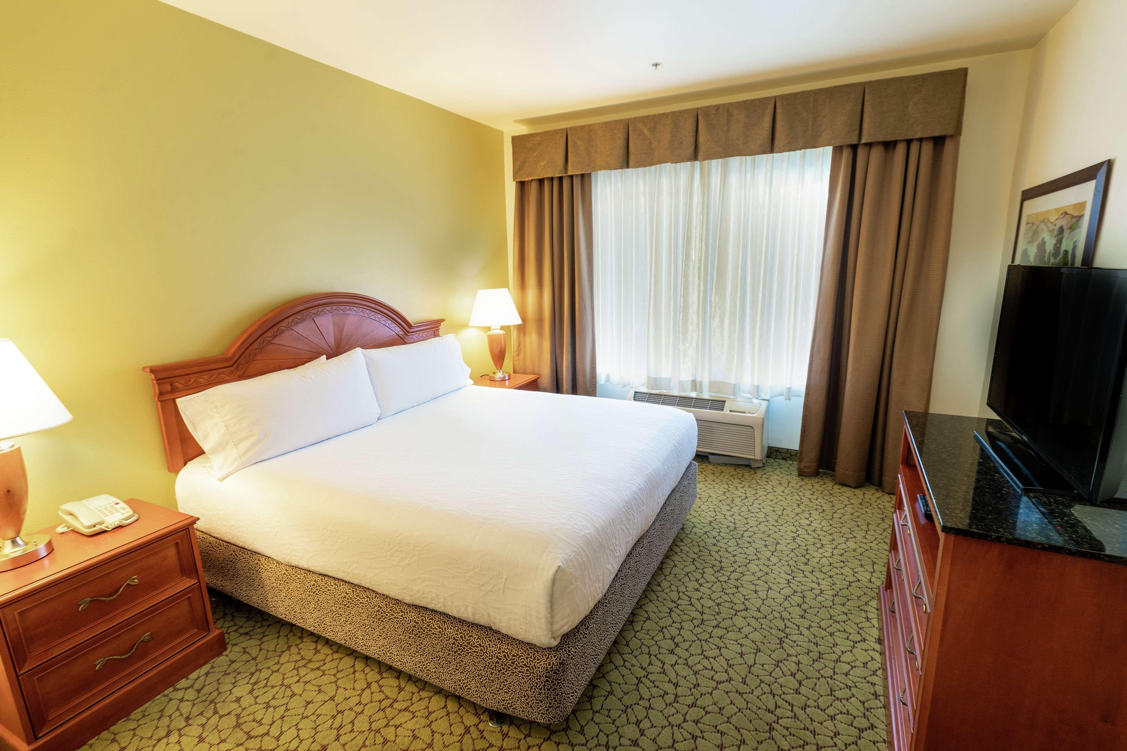 Hilton Garden Inn Ontario Ранчо Кукамонга Екстериор снимка