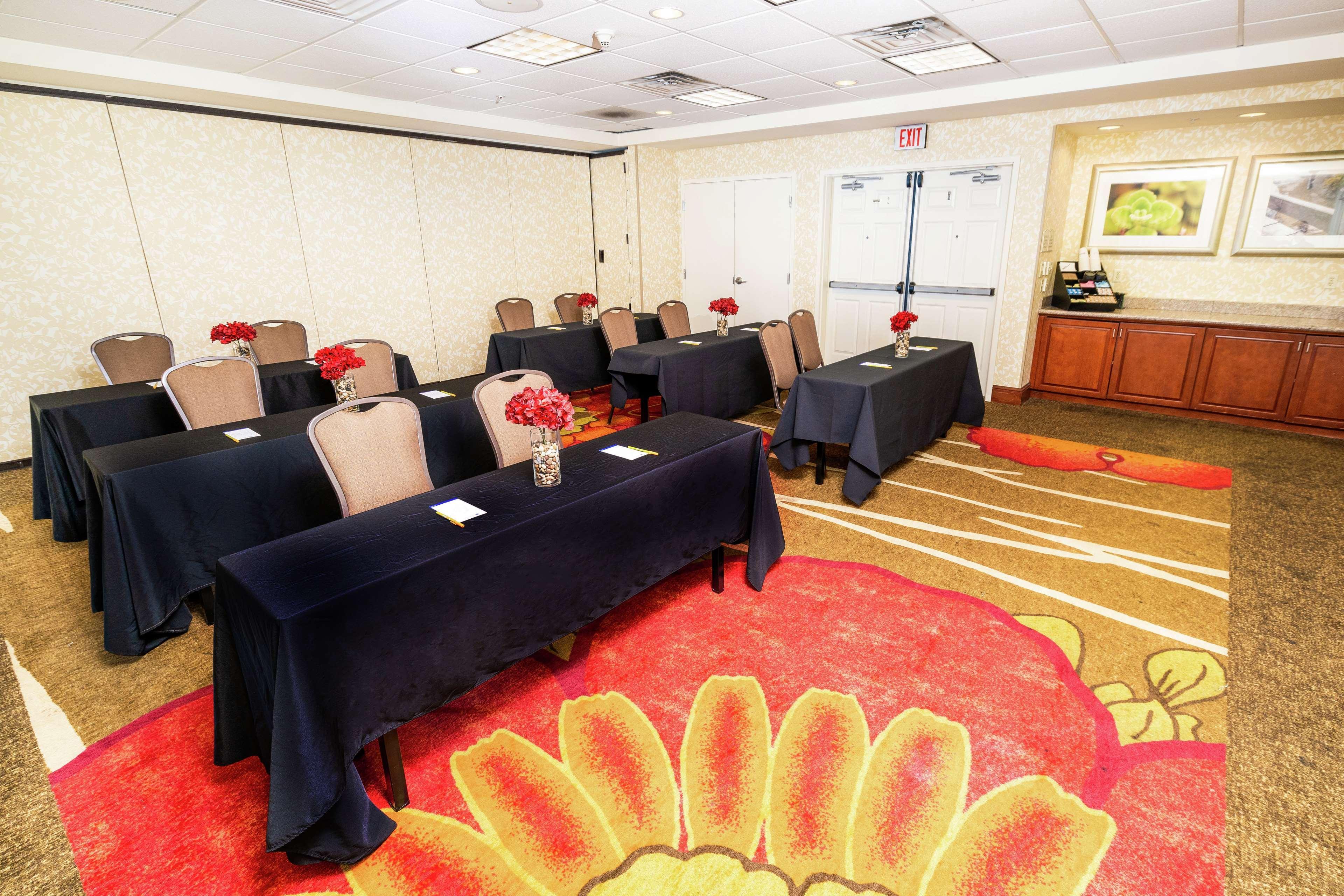 Hilton Garden Inn Ontario Ранчо Кукамонга Екстериор снимка