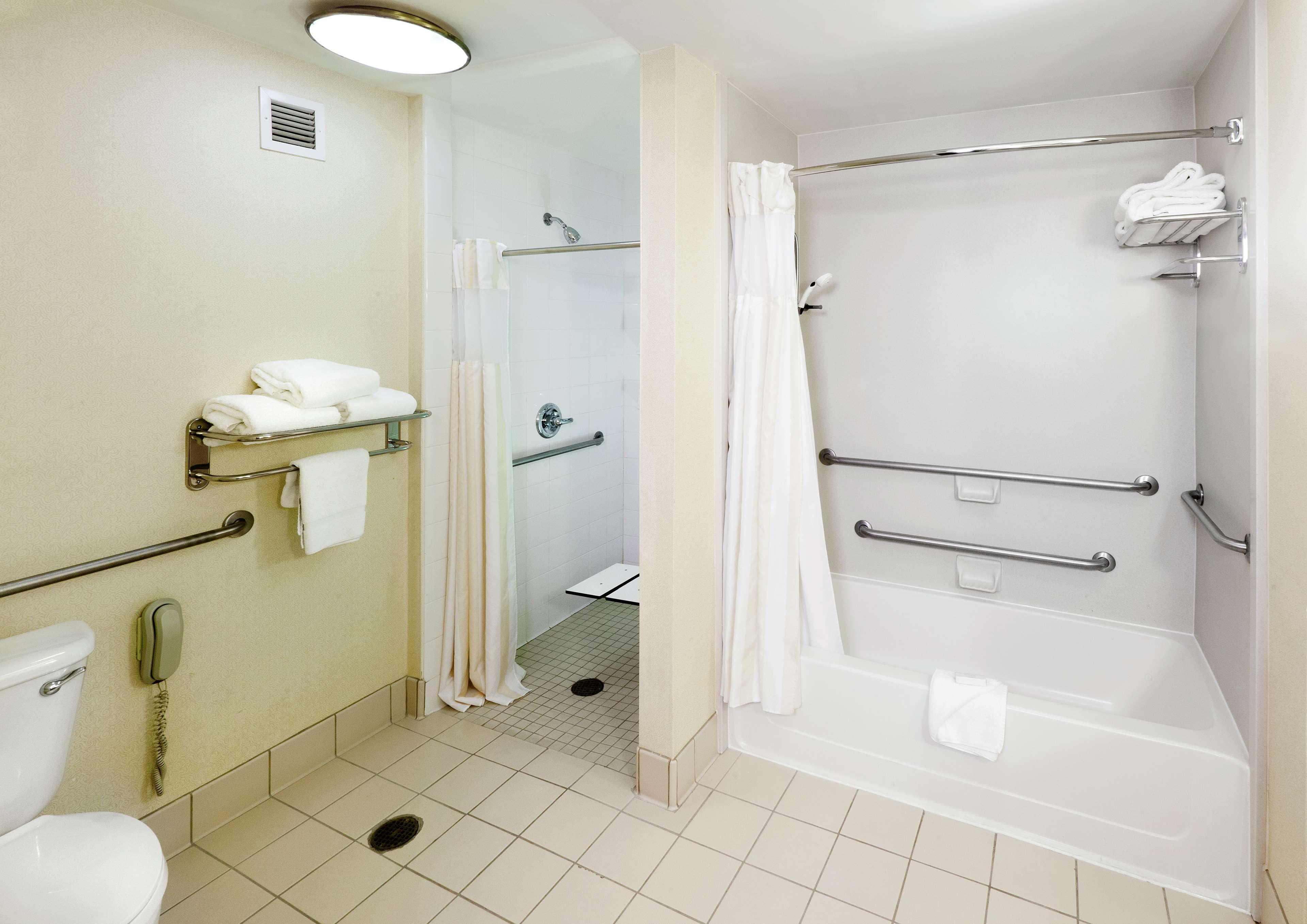 Hilton Garden Inn Ontario Ранчо Кукамонга Екстериор снимка