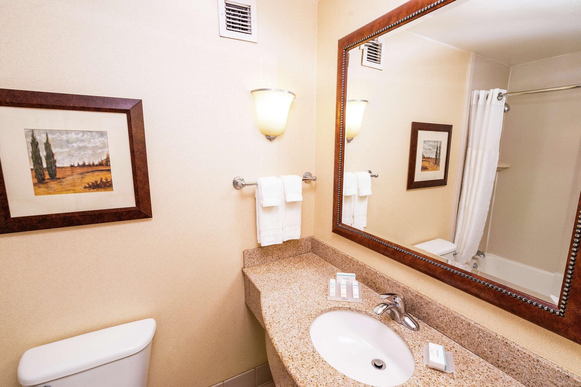 Hilton Garden Inn Ontario Ранчо Кукамонга Екстериор снимка